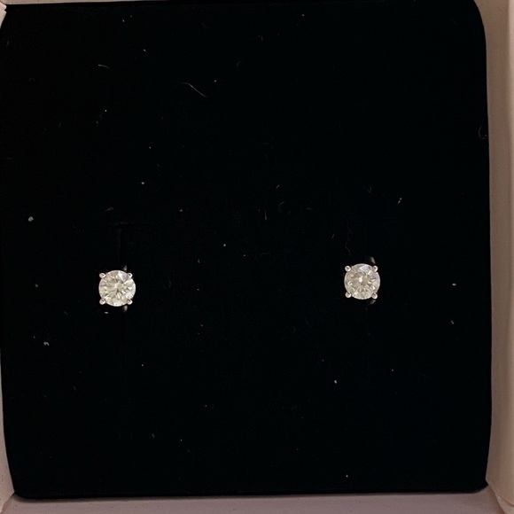 James Allen 18K Solid White Gold 4 Prong Basket Screw Back Diamond Earrings $635 - Picture 2 of 3
